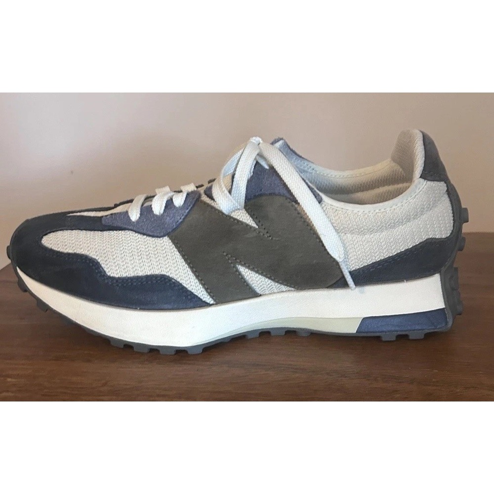 New Balance 327 Men's 9 Beige Navy 2022 MS327DT Wrap Around Heel Retro *Read